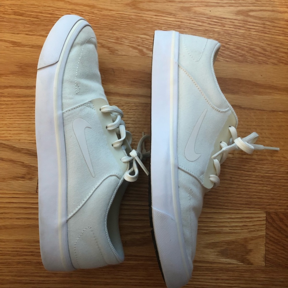 Nike Off white SB Stefan Janoskis - Women’s 7